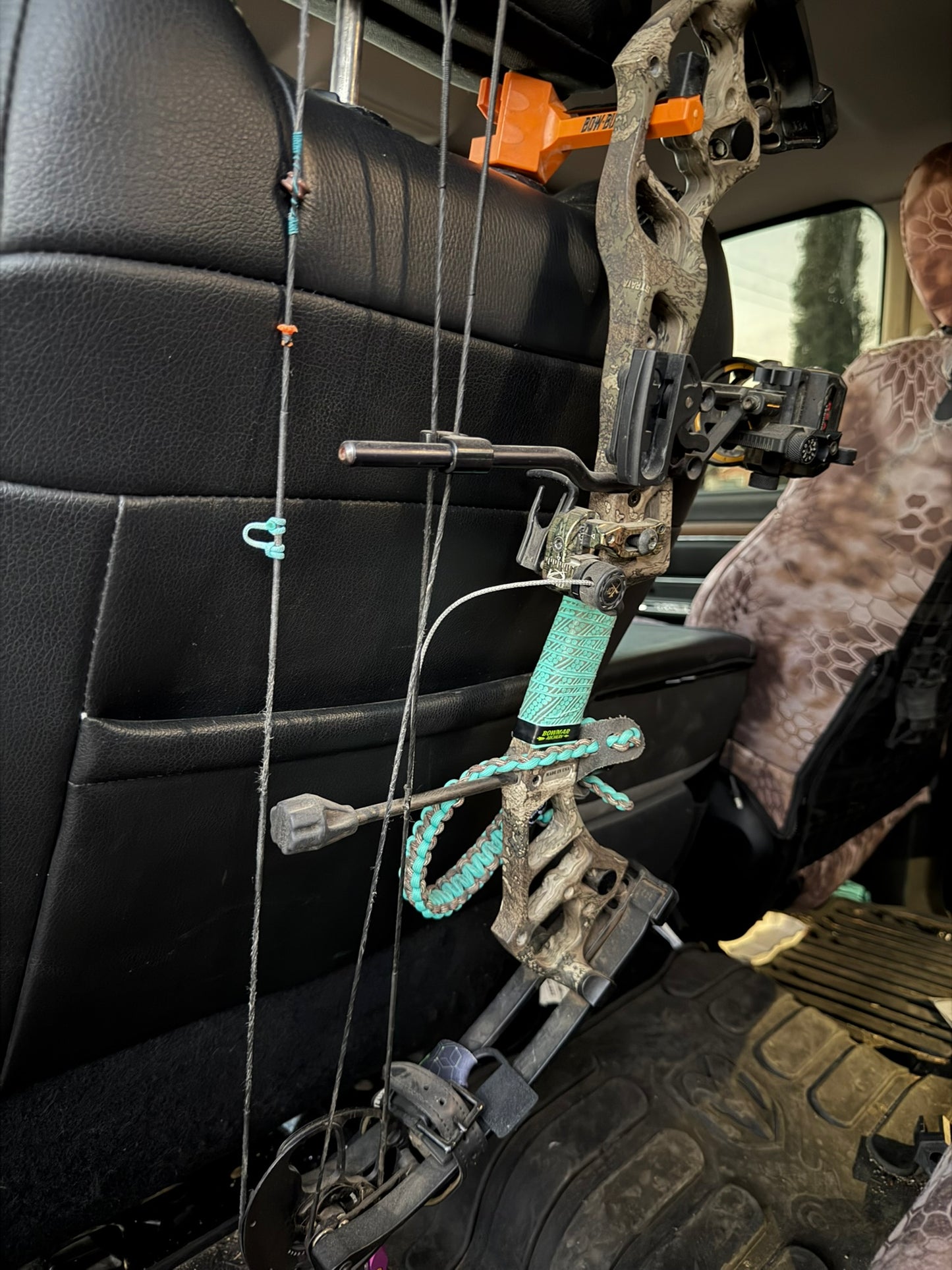 Bow Buddy™ Lock Strap – Adjustable Anti-Swing Strap