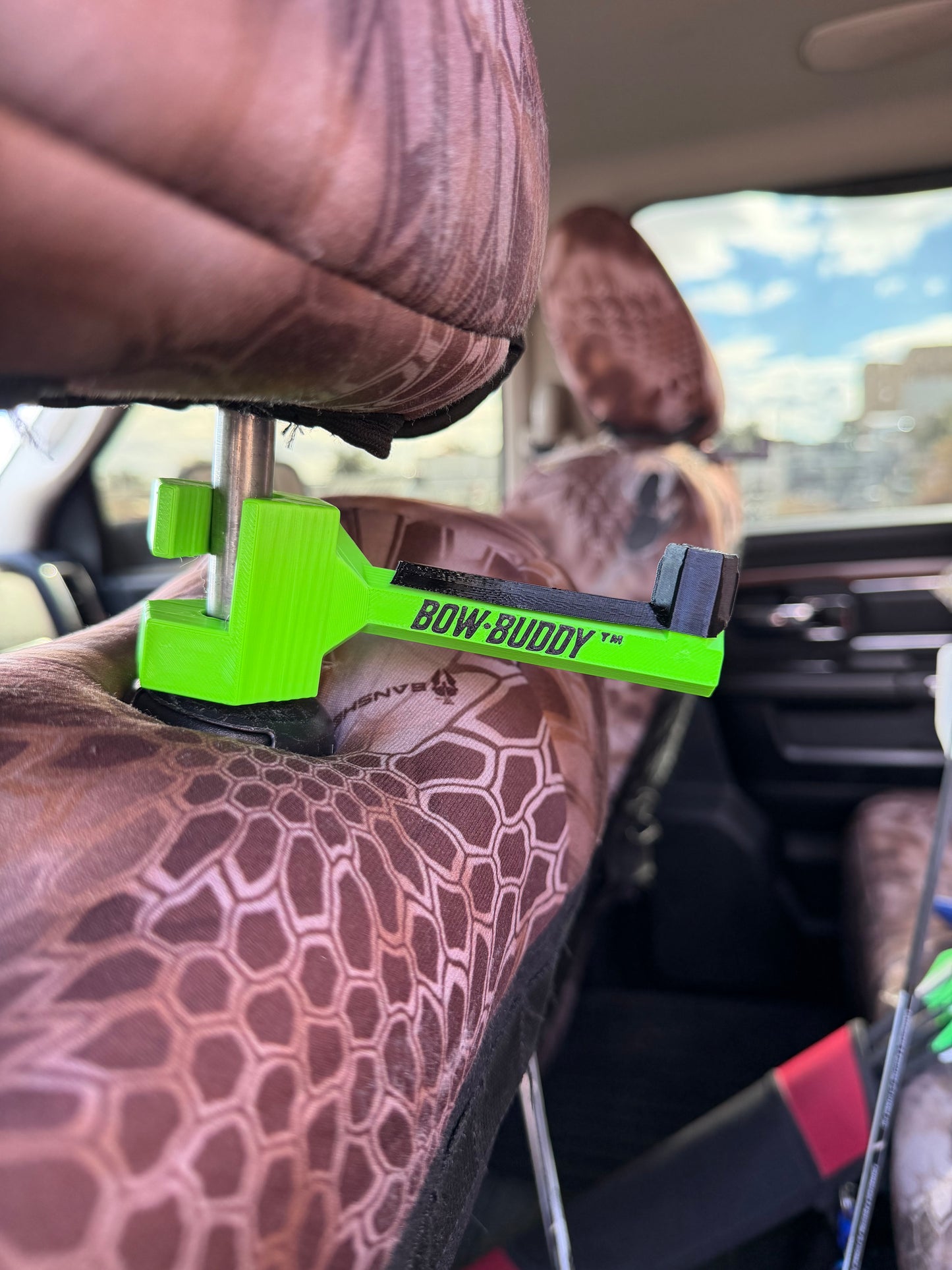 ツイストオン式3.0 Bow Buddy™ ヘッドレストボウハンガー（トラック＆SUV用）