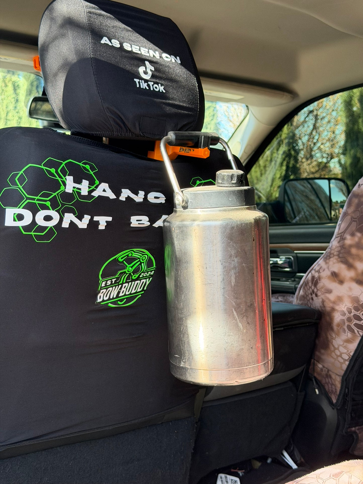 ツイストオン式3.0 Bow Buddy™ ヘッドレストボウハンガー（トラック＆SUV用）